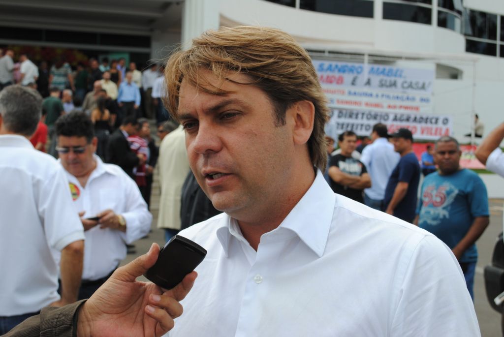 Ela estava nua, de bruços e apresentava escoriações na pele | Foto: Leitor / FZ