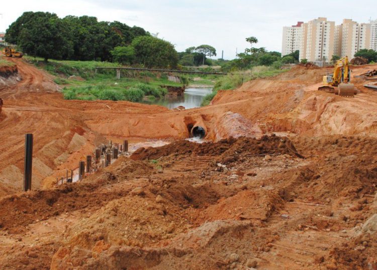 A obra chegou a ser iniciada na gestão do prefeito Iris Rezende
